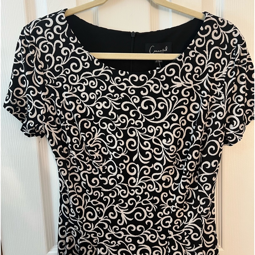 Women’s Dress 6petite. Black/white with pockets